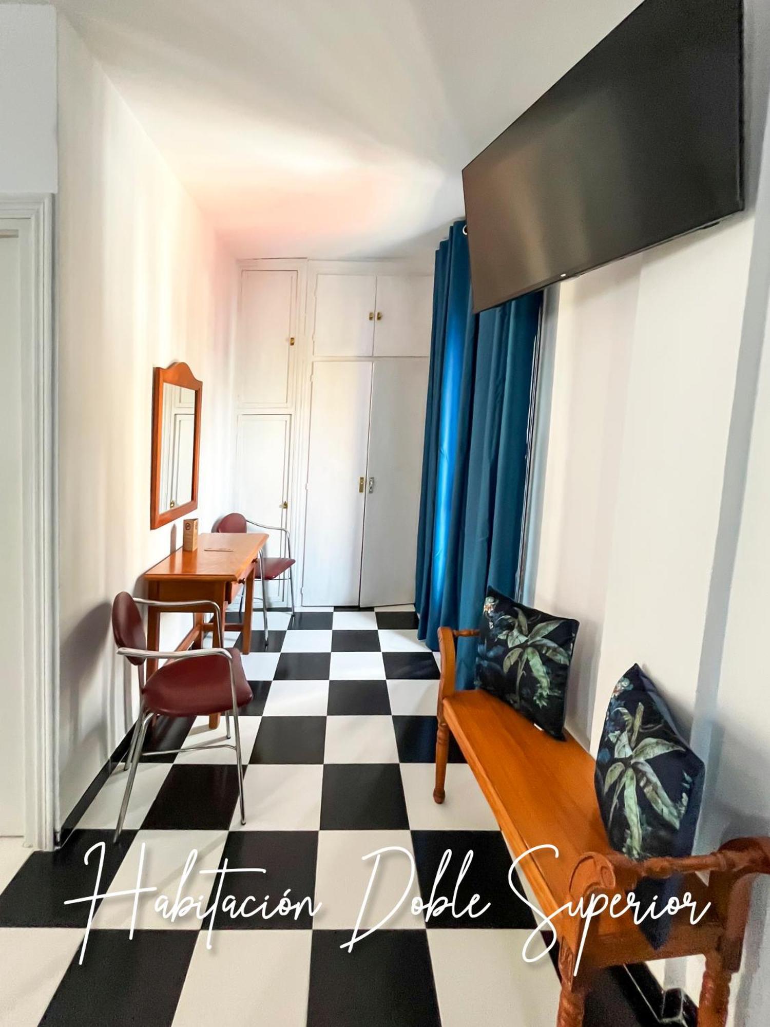 Micaela Charming Hostal Torremolinos Exterior foto